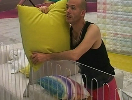גואל פינטו מחזיק כרית גואל פינטו מחזיק כרית