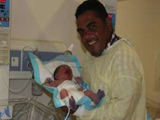 סמיר קונטאר עם בנו התינוק (צילום: חדשות 2)