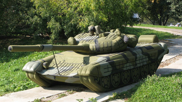 הטנק המתנפח באחוזה של קים דוטקום