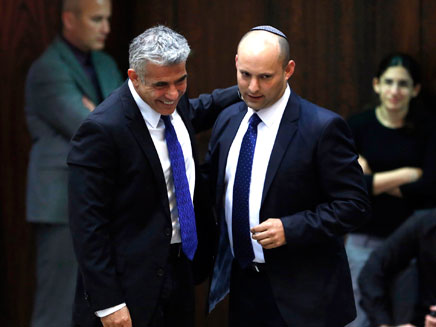 קרע גלוי בין האחים. השרים לפיד ובנט, ארכיון קרע גלוי בין האחים. השרים לפיד ובנט, ארכיון