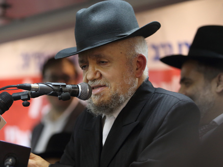 מעורב במגעים. הרב מאזוז מעורב במגעים. הרב מאזוז