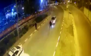 תיעוד: פוגע בשוטר ונמלט מהמקום (צילום: דוברות המשטרה)