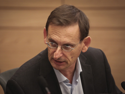 "המצב הקיים הוביל אמנים לשעבוד". חנין (צילום: פלאש 90, הדס פרטוש) "המצב הקיים הוביל אמנים לשעבוד". חנין (צילום: פלאש 90, הדס פרטוש)