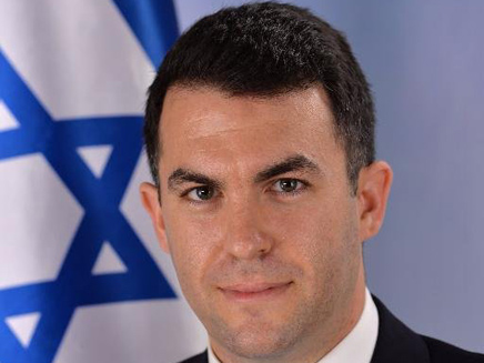 מכחיש. דיוויד קיז (צילום: טוויטר) מכחיש. דיוויד קיז (צילום: טוויטר)