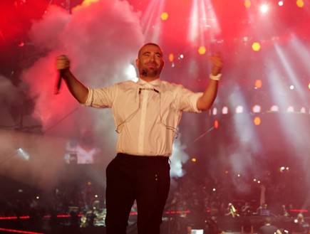 עומר אדם מופיע בפארק הירקון עומר אדם מופיע בפארק הירקון