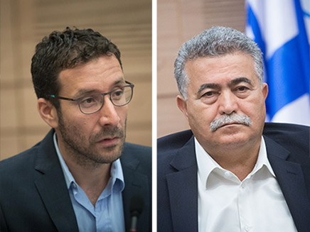 "צריך חיבורים - לא שריונים" "צריך חיבורים - לא שריונים"