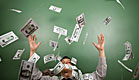 זורק כסף באוויר (צילום: istockphoto)
