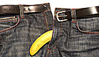 בננה במכנס (צילום: istockphoto)