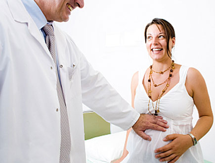 אישה בהיריון (צילום: nyul, Istock)