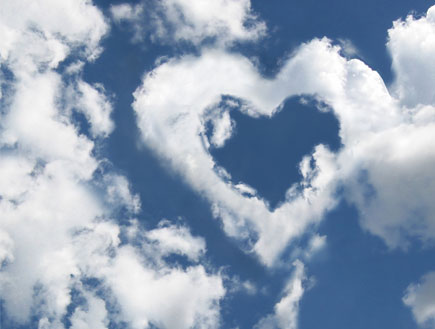 גבר ניו אייג'י-אמצעי מניעה-ענן בצורת לב (צילום: stock_xchng)