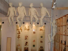אטרקציות: פסלי ילדים במוזיאון המושבה בכפר תבור (צילום: איל שפירא)