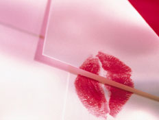 נשיקה (צילום: jupiter images)
