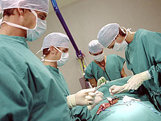 ניתוח (צילום: Pixland, Istock)