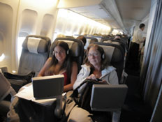 נוסעים בתוך מטוס (צילום: SXC, iStock)