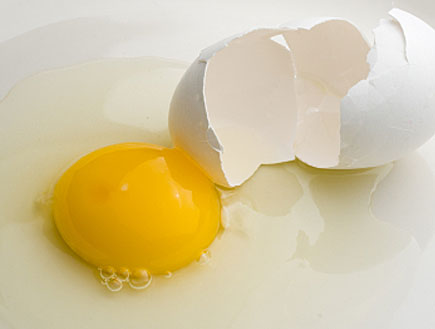 ביצה שבורה - ביצת עין (צילום: iStock)