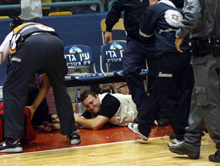 יואב גליצשטיין, המאבטח שנפצע מחזיז במלחה (צילום: עודד קרני)
