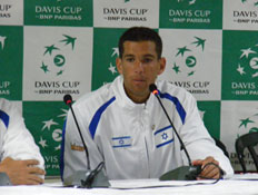 הטניסאי הראל לוי במסיבת עיתונאים