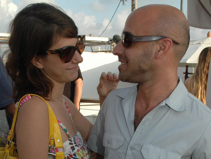 אסף הראל עם בת זוגו, דפנה לוסטיג, (צילום: גיגי)