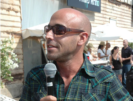 אסף הראל באירוע של קשת (צילום: גיגי)