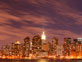 קו השמיים של ניו יורק בלילה (צילום: ShutterStock)