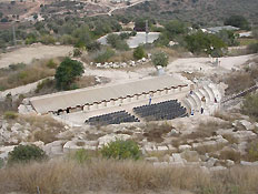 טיולים בצפון: תצפית על הקולוסיאום בציפורי