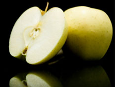 תמונת ליבה של תפוח (צילום: אור גץ, iStock)