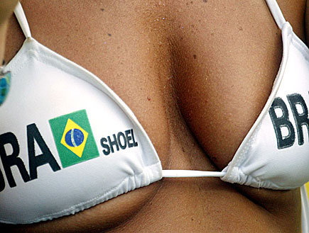 בחורה בבגד ים ברזילאי (צילום: רויטרס)