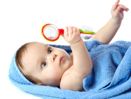 צעצוע של תינוק בצורת טבעות צבעוניות מחוברות (צילום: istockphoto)