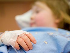 ילדה בהרדמה לפני ניתוח (צילום: Franky De Meyer, Istock)
