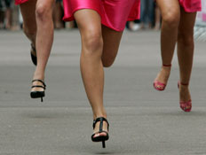 תחרות ריצה על עקבים (צילום: רויטרס, חדשות)