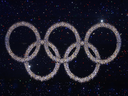 זיקוקים של סמל האולימפיאדה (צילום: עדי רם, רויטרס)