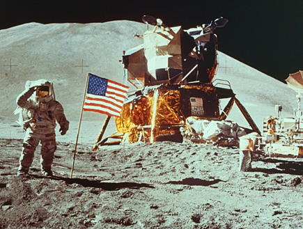דגל על הירח (צילום: jupiter images)