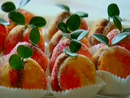 עוגת האפרסקים של סטלה (תמונת AVI: גיל חובב מגיש:המנה של המדינה)