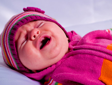 תינוקת בוכה (צילום: עדי רם, istockphoto)