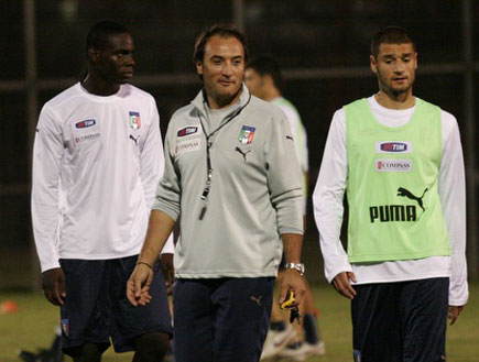 קזיראגי, מאמן נבחרת איטליה הצעירה (צילום: עדי בן ברון, מערכת ONE)