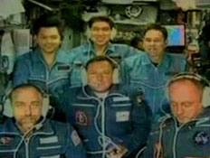 אסטרונאוטים בחלל (צילום: חדשות)