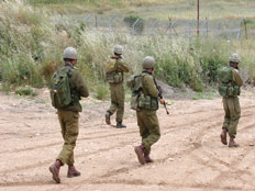 חיילים בפעילות ליד עזה-אילוסטרציה (צילום: KUCO, Shutterstock)