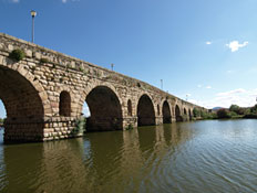גשר רומאי (צילום: istockphoto)