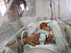שוב: גופת תינוק בזבל, אילוסטרציה (צילום: רויטרס)
