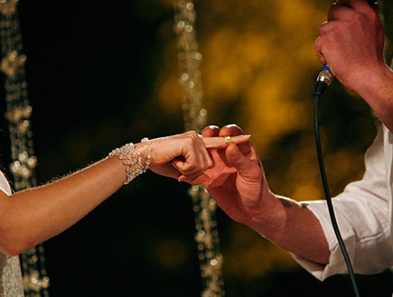 החתן לכלה שם טבעת (צילום: רונן טלקר, פוטוסינטזה)