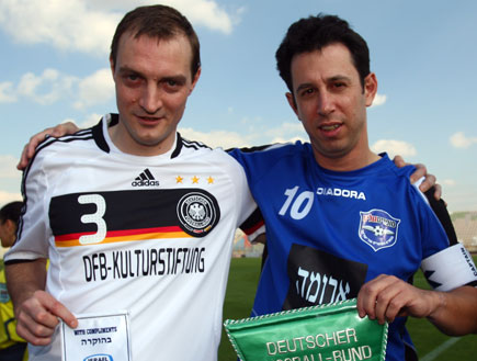 אסף גברון וכריסטוף נוסמבאודר מנבחרת גרמניה לסופרים (צילום: Christof Koepsel, GettyImages IL)