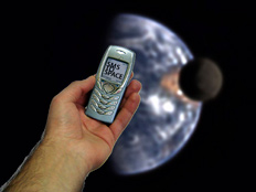 שליחת SMS לחלל (צילום: רויטרס, עיבוד מחשב חדשות 2)