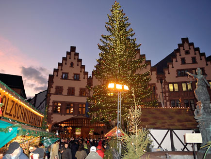 עץ חג המולד בפרנקפורט (צילום: Thorsten Wagner, GettyImages IL)