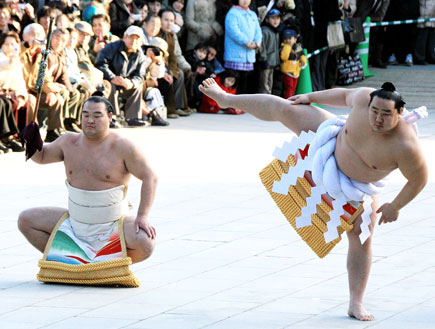 אלוף העולם בסומו אסאשוריו (צילום: Junko Kimura, GettyImages IL)