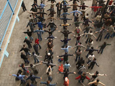 ילדים רוקדים ברחוב. אילוסטרציה (צילום: אימג'בנק- Getty Images)