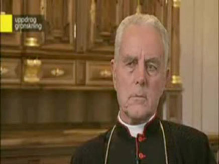 הבישוף מכחיש השואה (צילום: חדשות 2)
