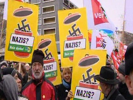 הפגנה של ניאו נאצים בגרמניה (צילום: חדשות 2)