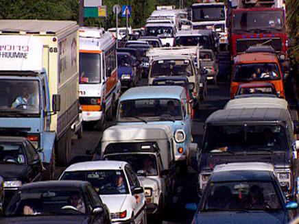 פקק תנועה - רכבים תקועים בכביש (צילום: החדשות 2)