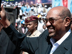 מאיים בתגובה. נשיא סודן עומר אל-בשיר (צילום: רויטרס)