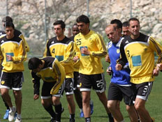 שחקני בית"ר ירושלים באימון (צילום: גיא בן זיו, מערכת ONE)